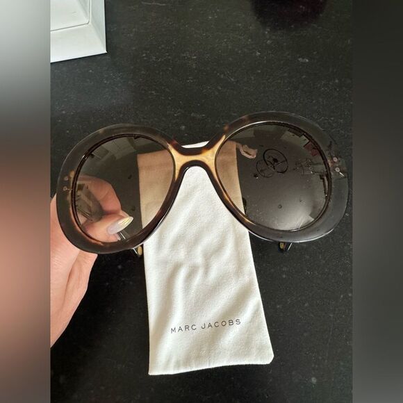 Marc Jacobs Sunglasses - Picture 4 of 7